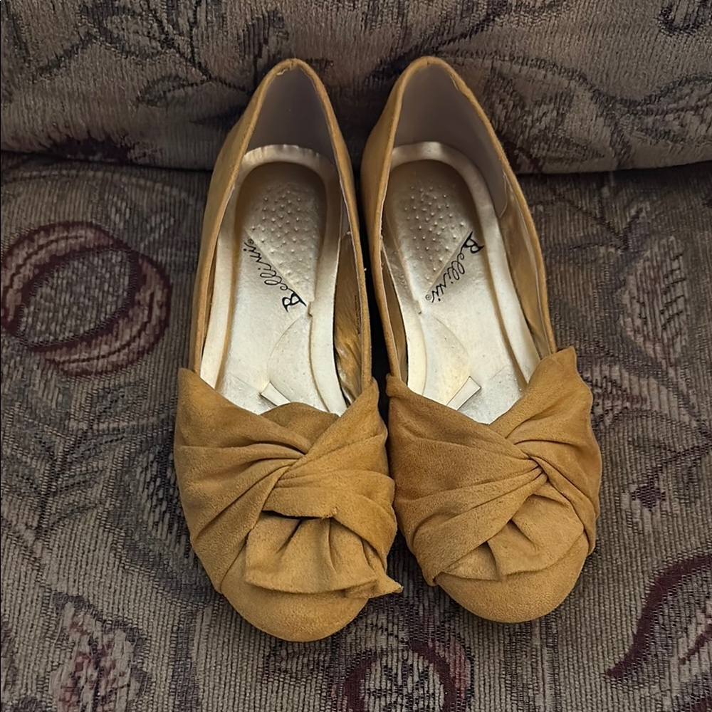Bellini Gold Flats with Elegant Knotted Detail
